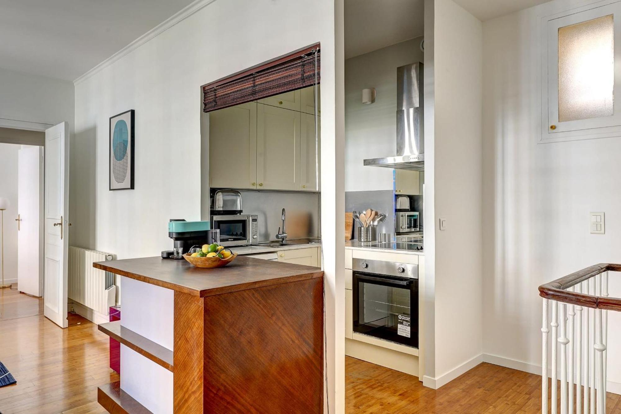 Champs-Elysees - 2Br With Balcony - Cityapartmentstay ปารีส ภายนอก รูปภาพ