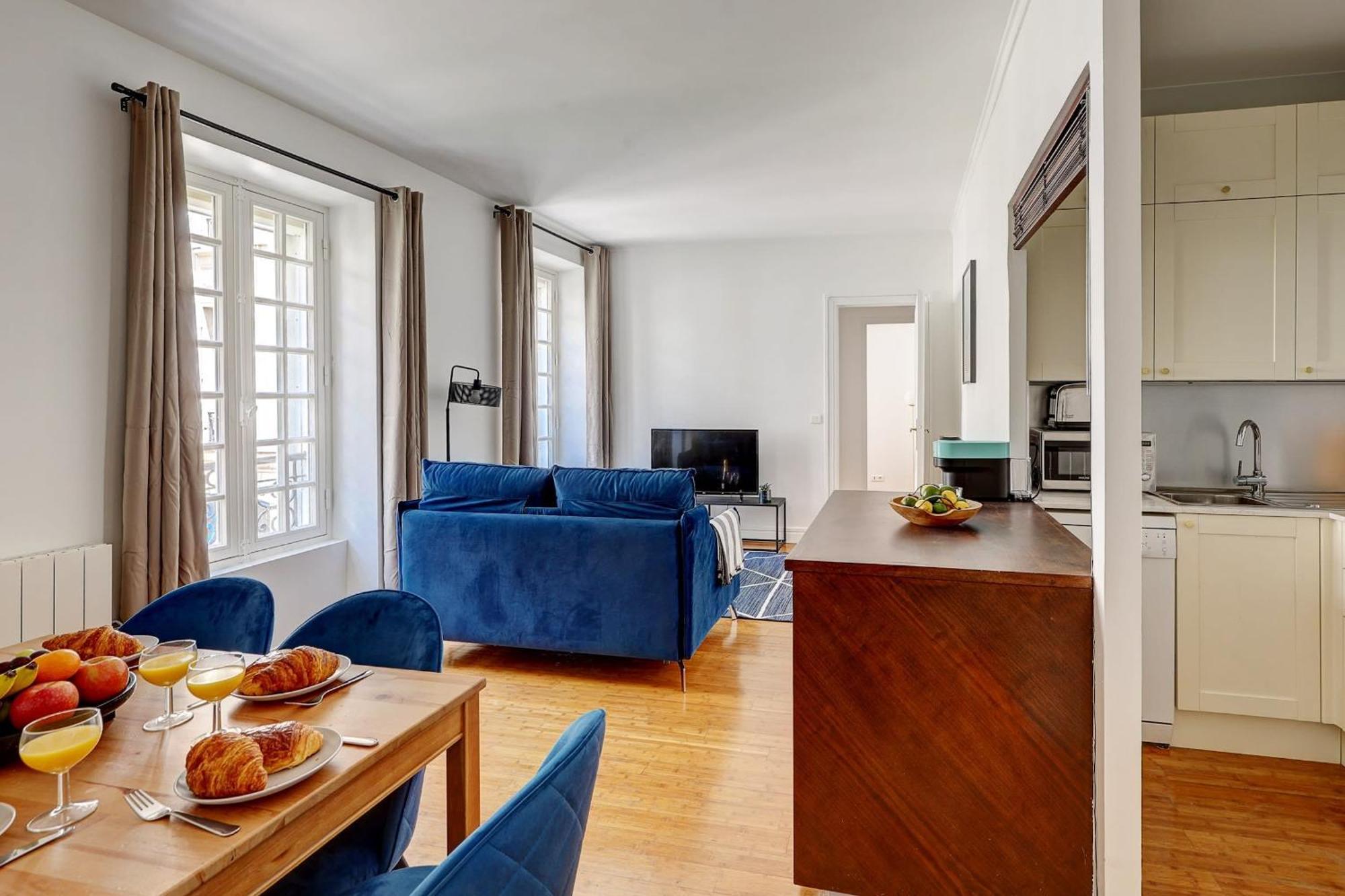 Champs-Elysees - 2Br With Balcony - Cityapartmentstay ปารีส ภายนอก รูปภาพ