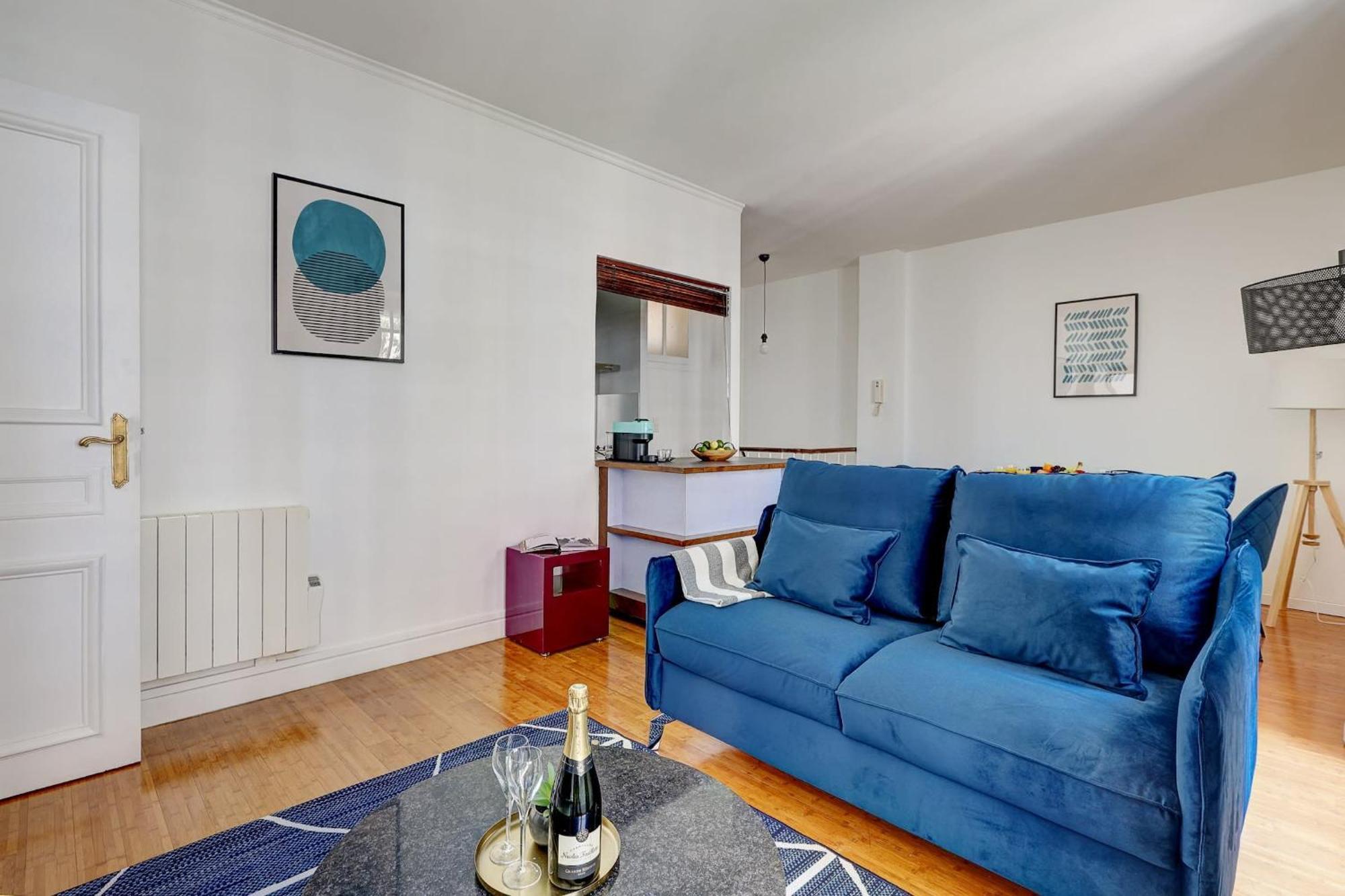 Champs-Elysees - 2Br With Balcony - Cityapartmentstay ปารีส ภายนอก รูปภาพ