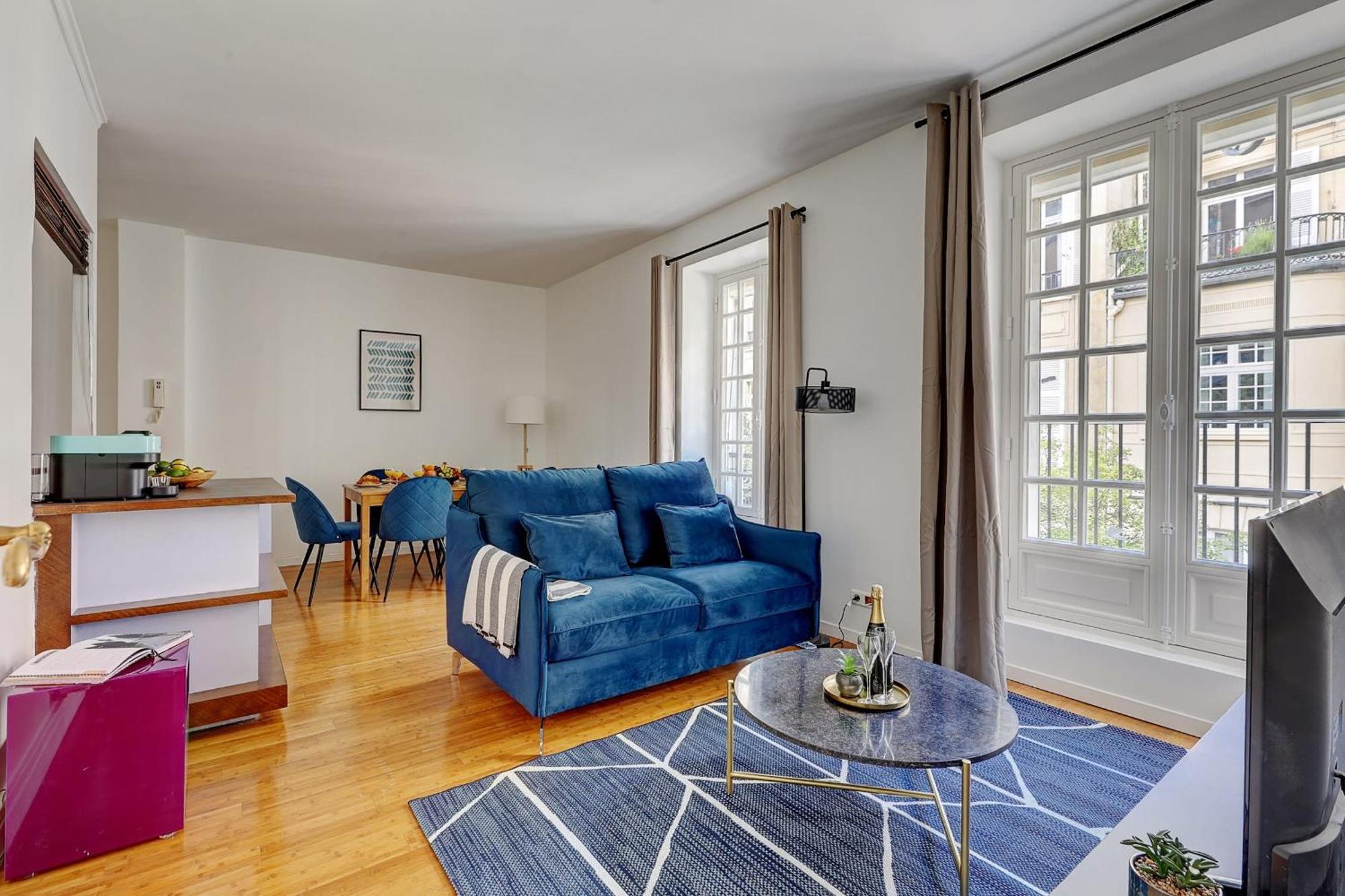 Champs-Elysees - 2Br With Balcony - Cityapartmentstay ปารีส ภายนอก รูปภาพ
